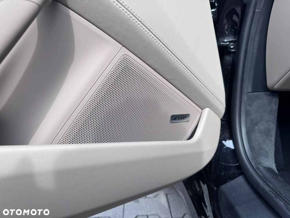 Porsche 911 Carrera 4S - 12