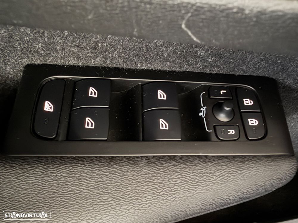 Volvo XC 40 P8 AWD Recharge RDesign - 35