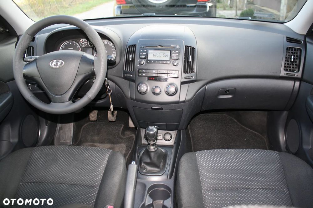Hyundai i30 1.4 Comfort World Cup - 13