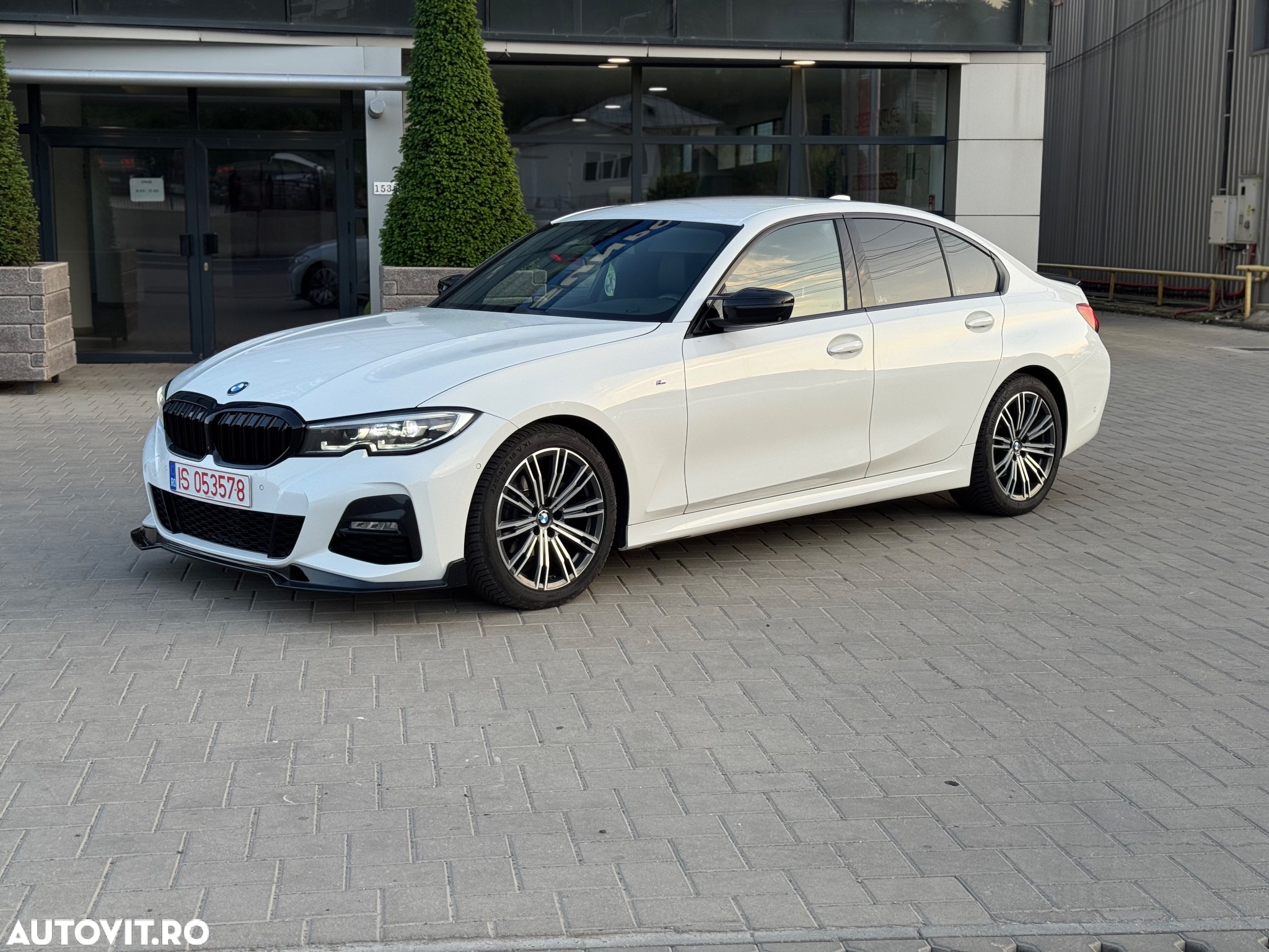 BMW Seria 3 - 37