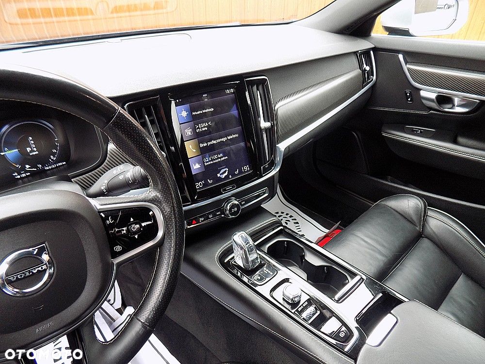 Volvo V90 T8 AWD Plug-In Hybrid R-Design - 17