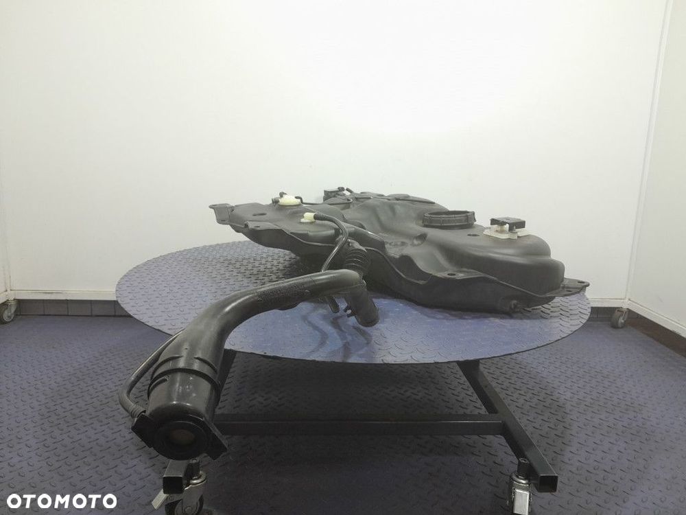 RENAULT MEGANE IV HB 1.5 DCI BAK ZBIORNIK PALIWA 172021745R - 2