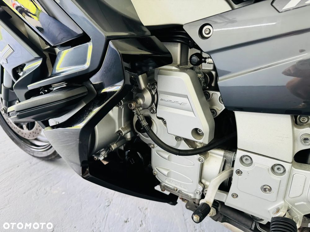 Yamaha FJR - 37