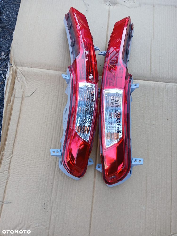 Kia Sportage 10r >15r lampa lewa prawa tył w zderzak - 2
