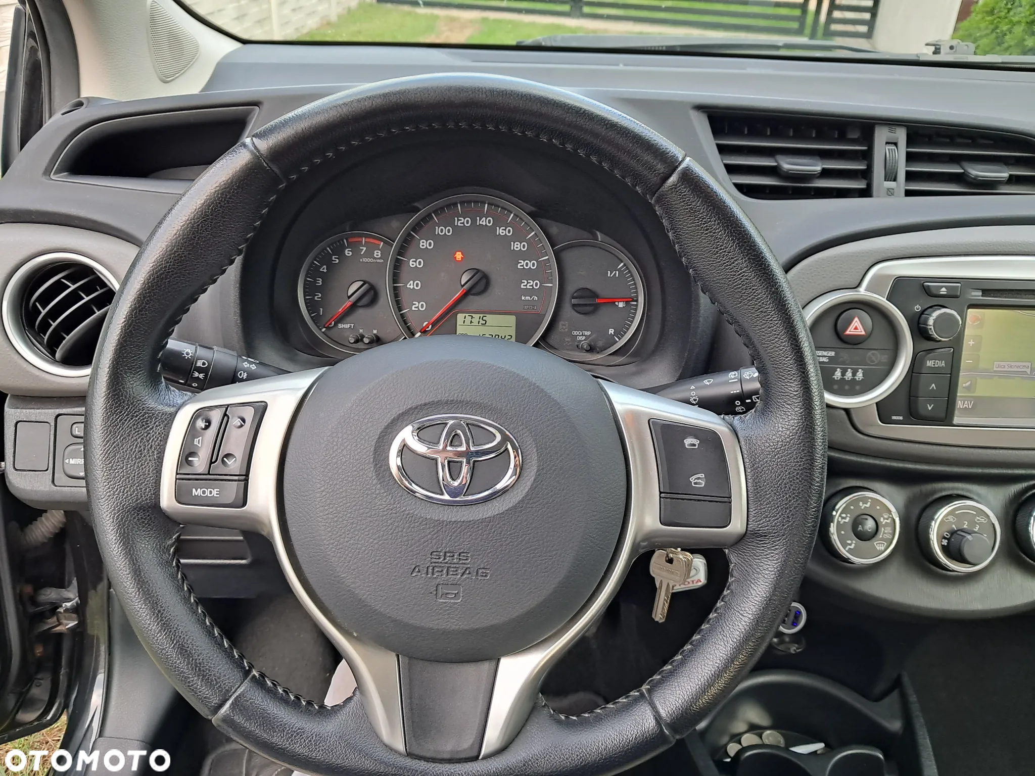 Toyota Yaris 1.33 Prestige - 12