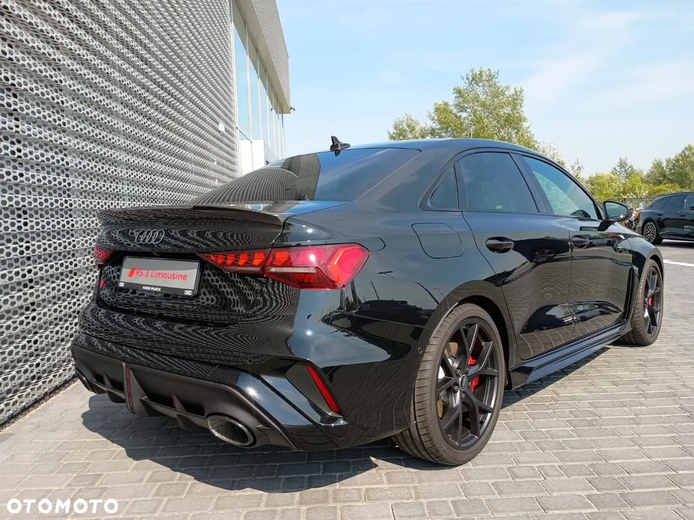 Audi RS3 Limousine - 5