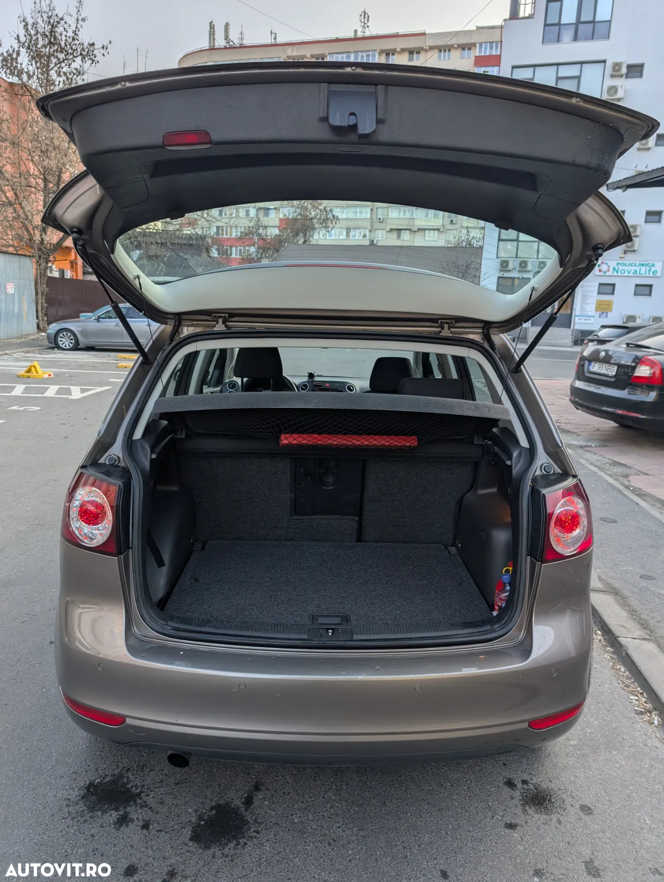 Volkswagen Golf Plus 1.6 TDI DPF BMT Comfortline - 5
