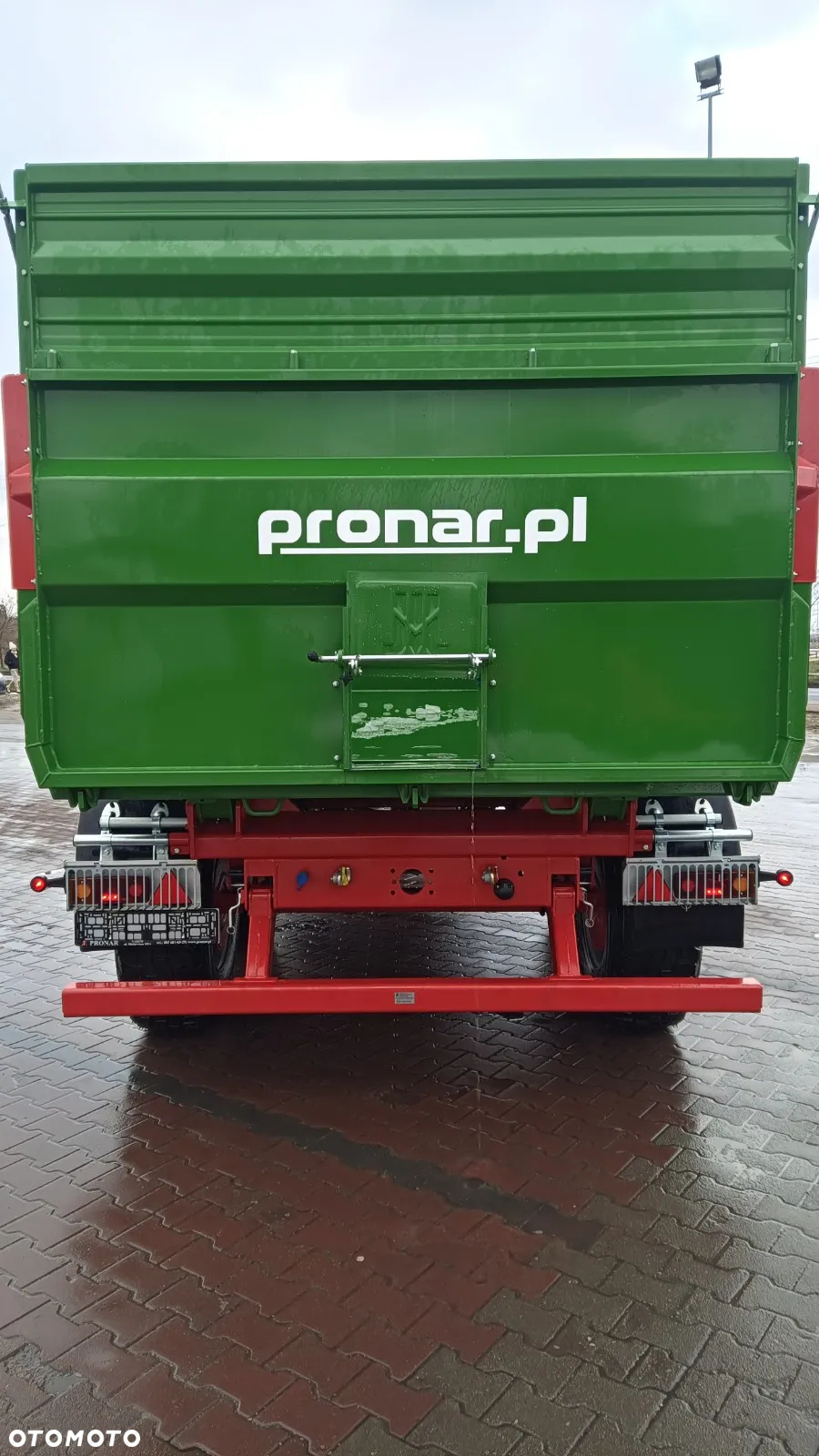 Pronar Przyczepa skorupowa T679M tandem z wywrotem do tyłu - 13