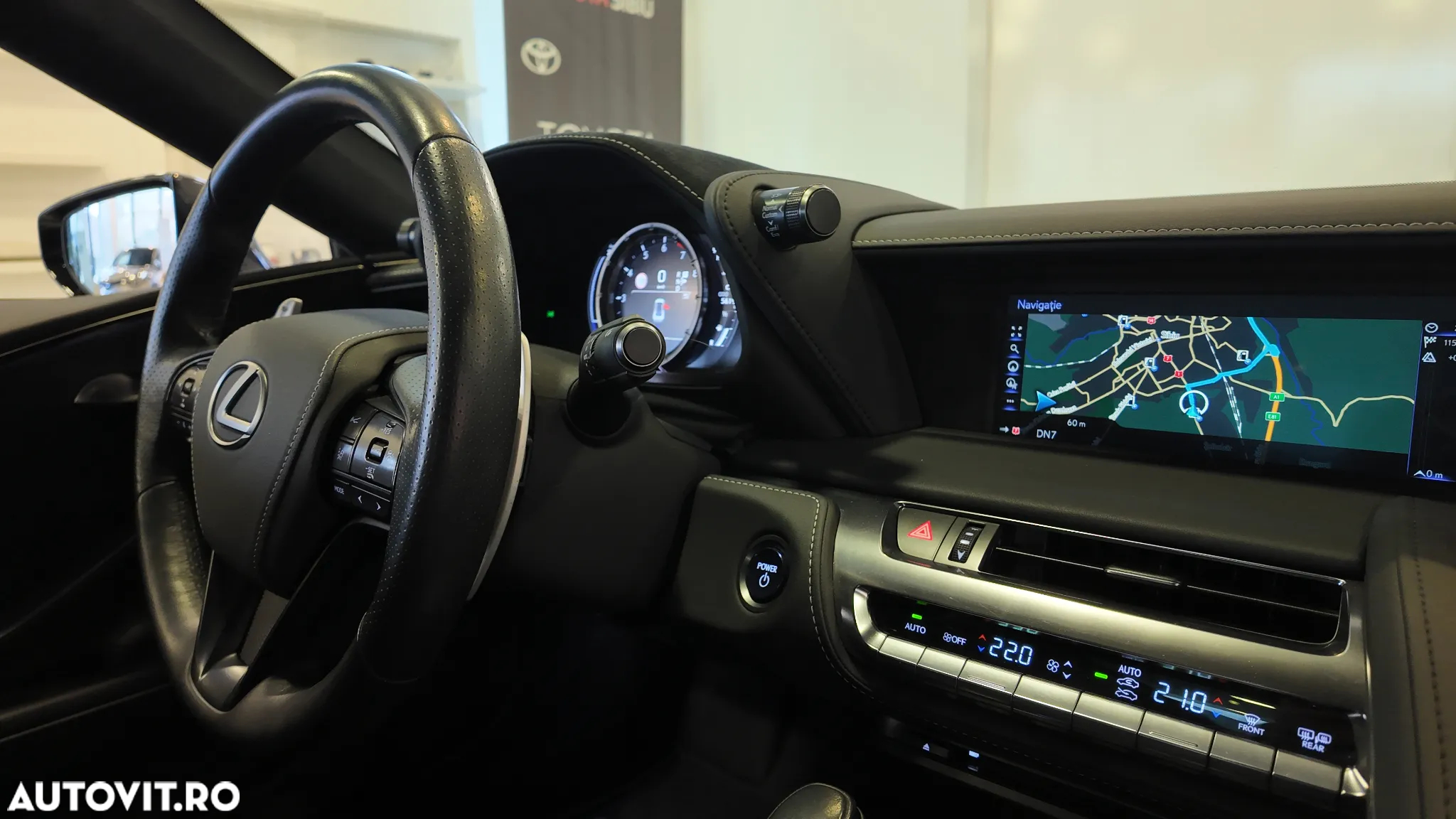Lexus LC 500h Sport Premium - 38