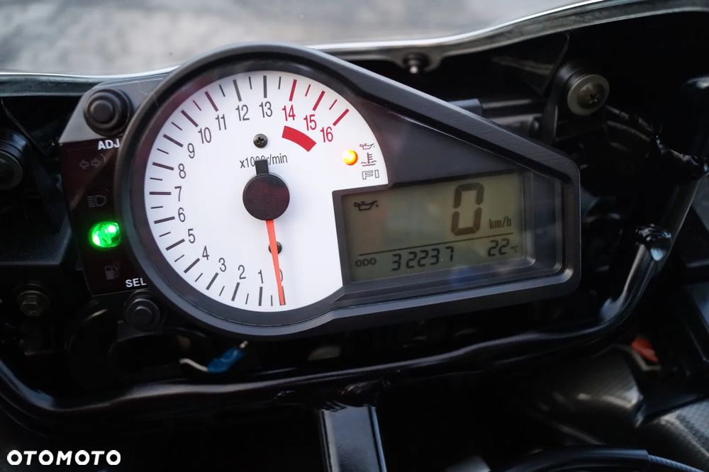 Suzuki GSX-R - 19