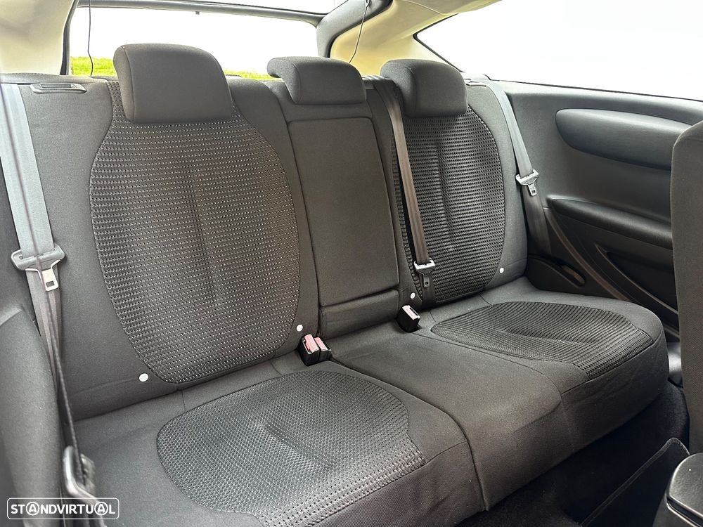 Citroën C4 HDi 110 FAP VTR Plus - 28
