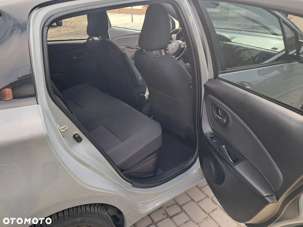Toyota Yaris Hybrid 100 Selection Passion - 9