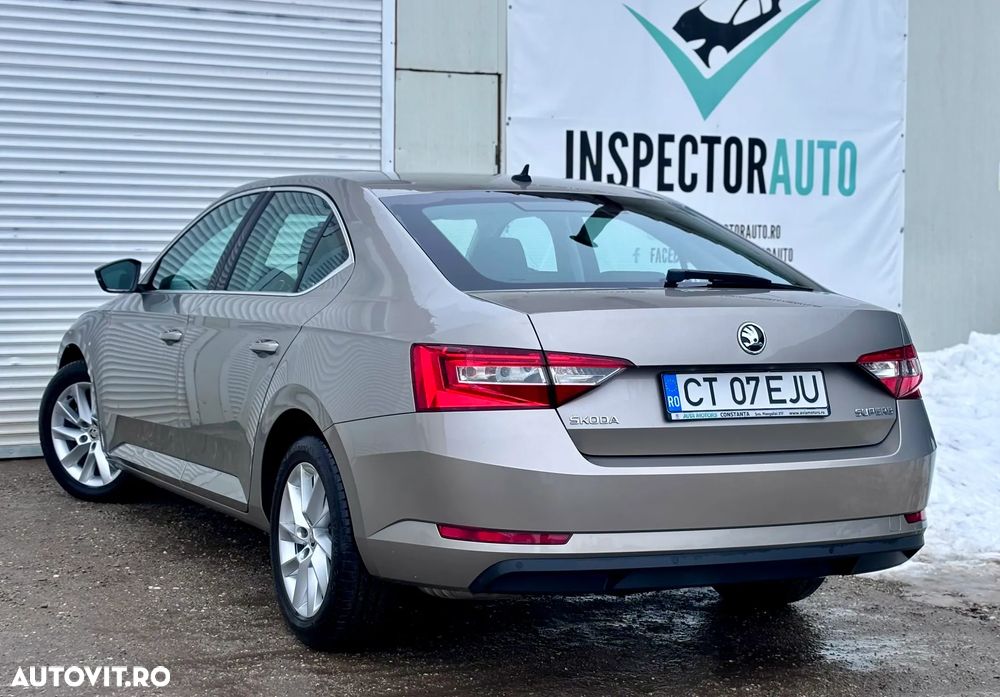 Skoda Superb 2.0 TDI DSG Ambition - 10