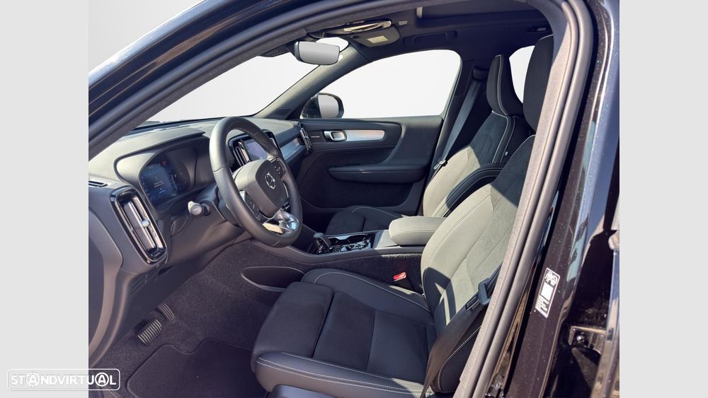 Volvo XC 40 2.0 B3 Black Edition - 12