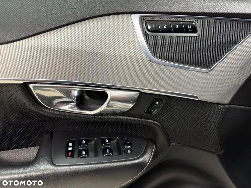 Volvo XC 90 - 16