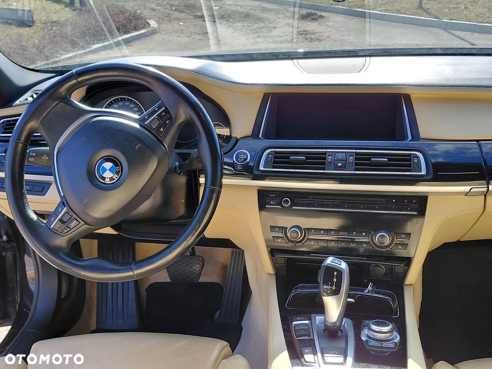 BMW Seria 7 740d xDrive - 5