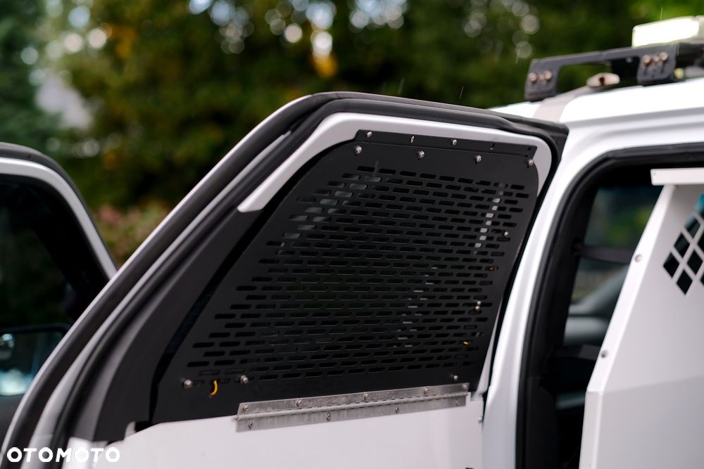 Ford Explorer 4.6 - 30