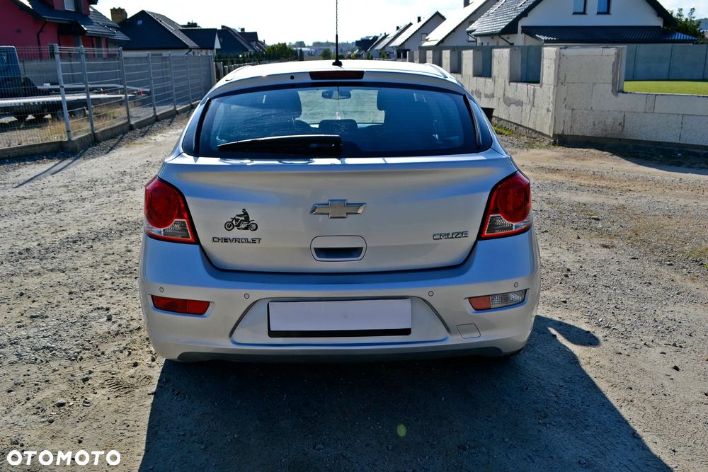 Chevrolet Cruze 1.7 LT - 10
