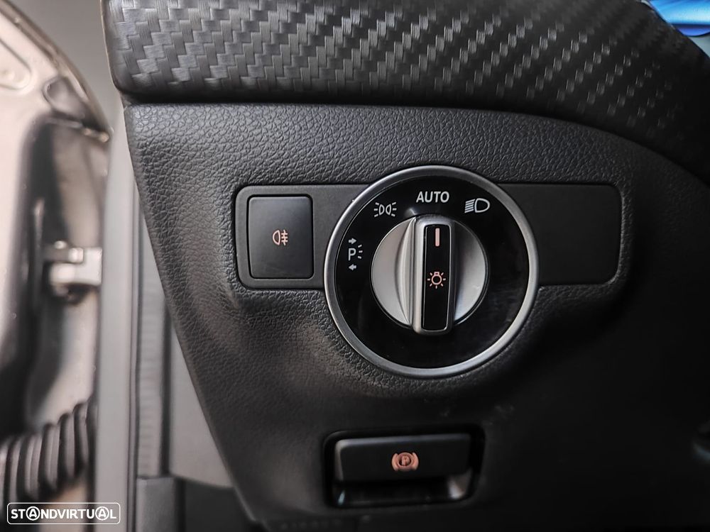 Mercedes-Benz A 45 AMG 4Matic Speedshift 7G-DCT - 22
