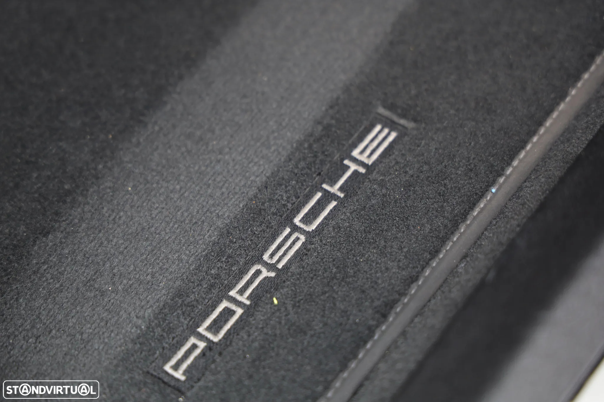 Porsche Taycan 4S - 14