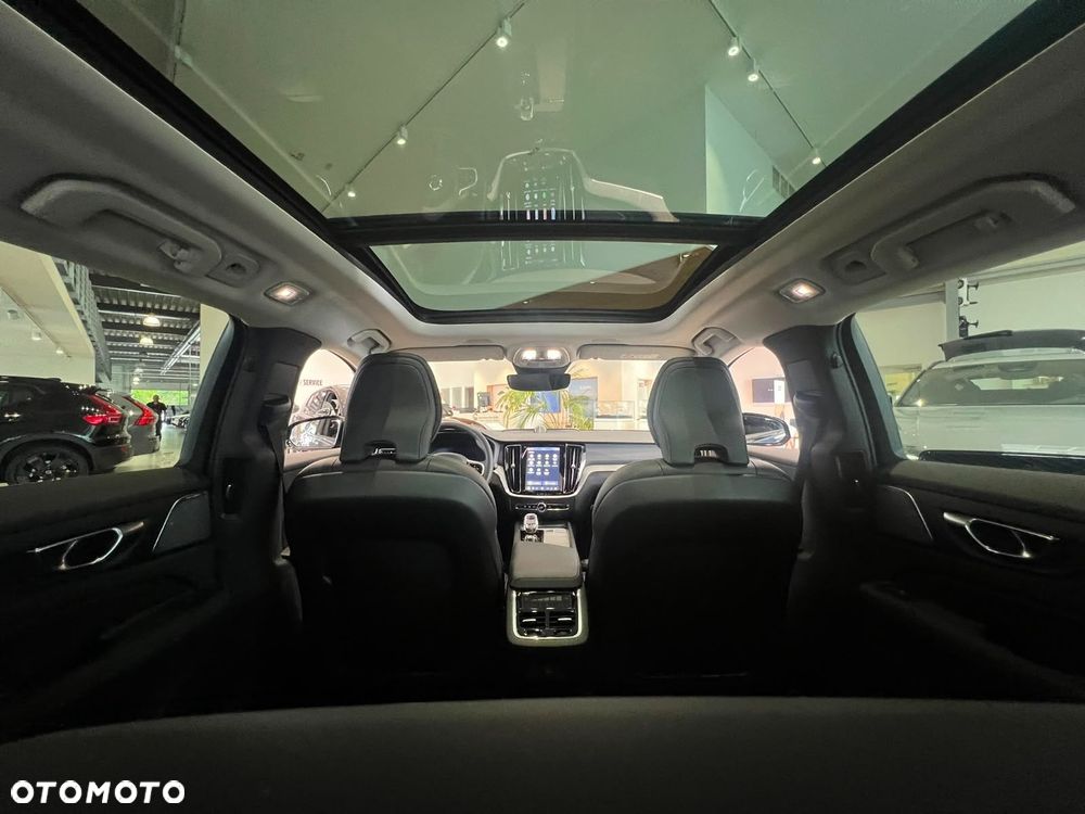 Volvo V60 B4 B Ultimate Dark - 25