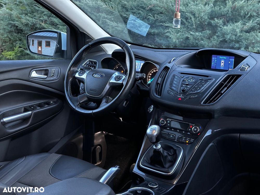 Ford Kuga 2.0 TDCi 2x4 Titanium - 10