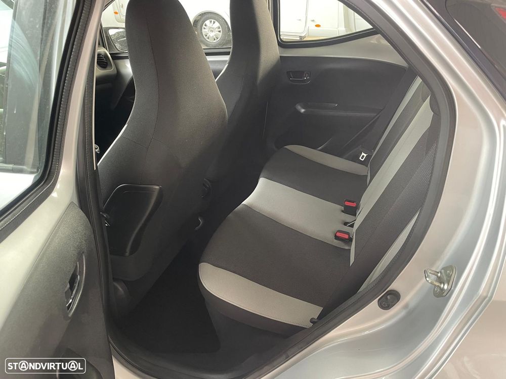 Toyota Aygo x-play - 17