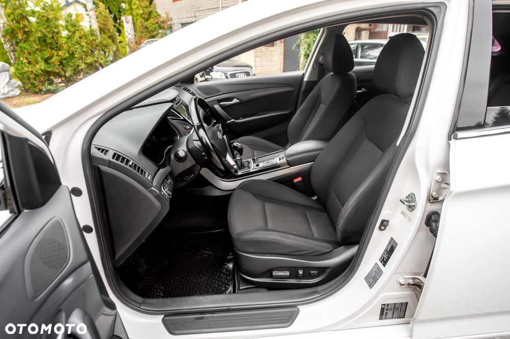 Hyundai i40 1.7 CRDi Comfort + - 16