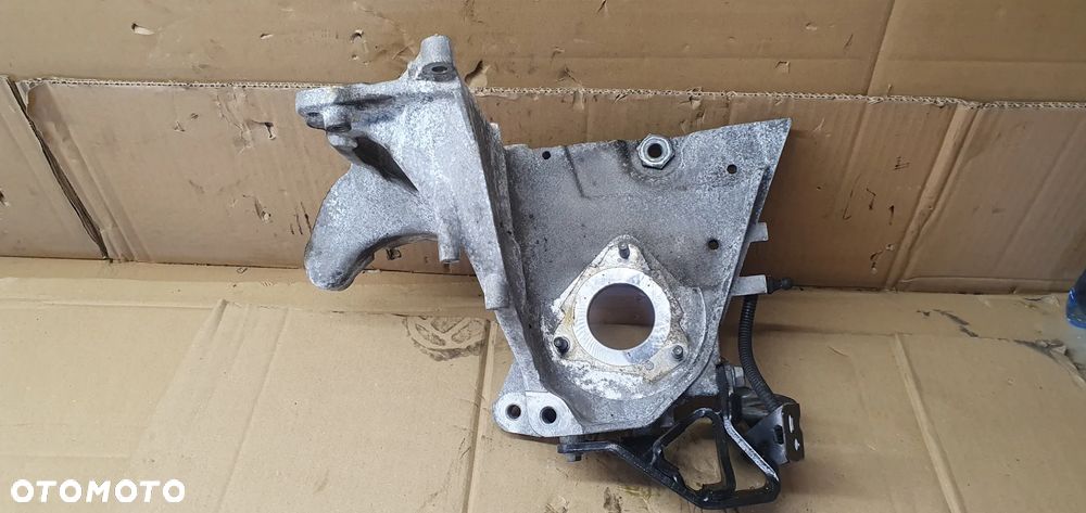Mocowanie pompy wtryskowej paliwa Opel Insignia A 2.0 CDTI 55574721 - 1