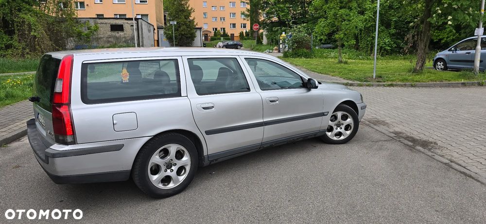 Volvo V70 D5 - 4