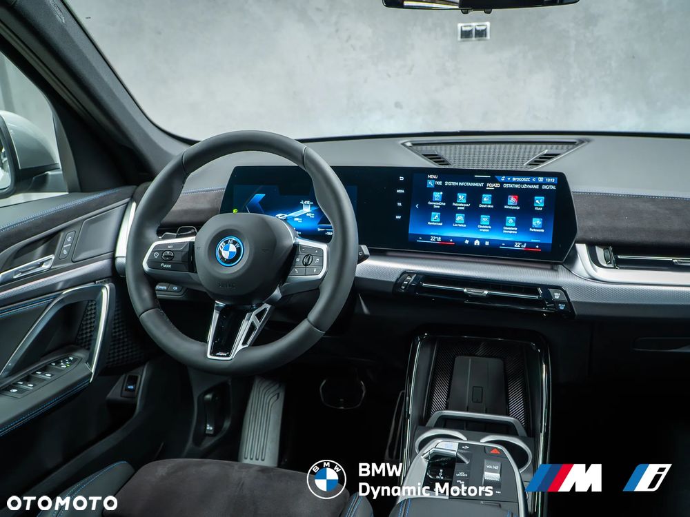 BMW iX1 eDrive20 M Sportpaket - 21