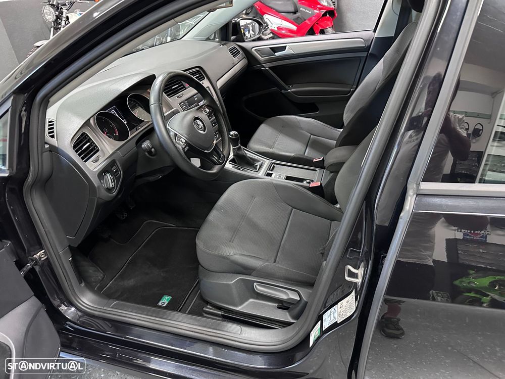 VW Golf Variant 1.6 TDi BlueMotion Confortline - 23