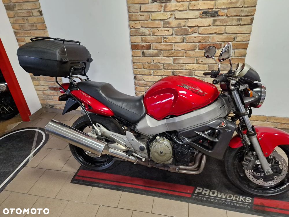 Honda X11 - 24