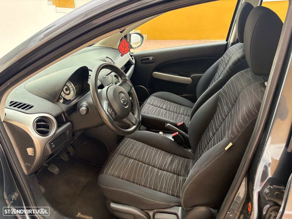 Mazda 2 2008 photo 4