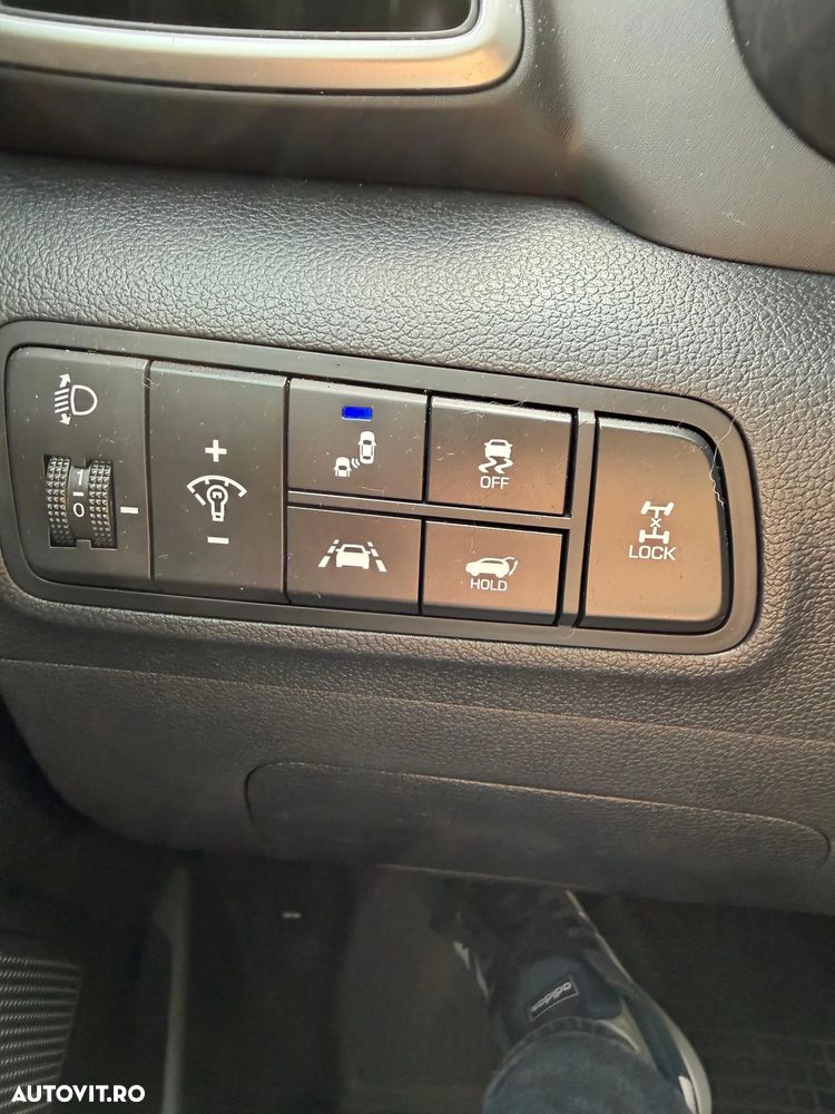 Hyundai Tucson 2.0 CRDI 4WD 8AT Luxury - 13