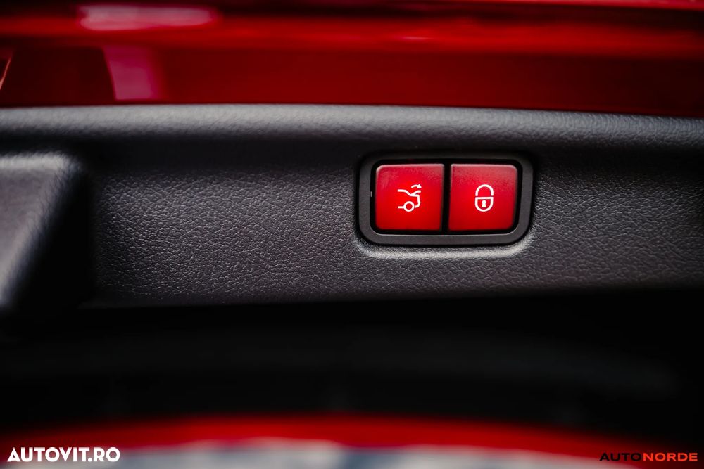 Mercedes-Benz C 300 e 9G-TRONIC AMG Line - 37