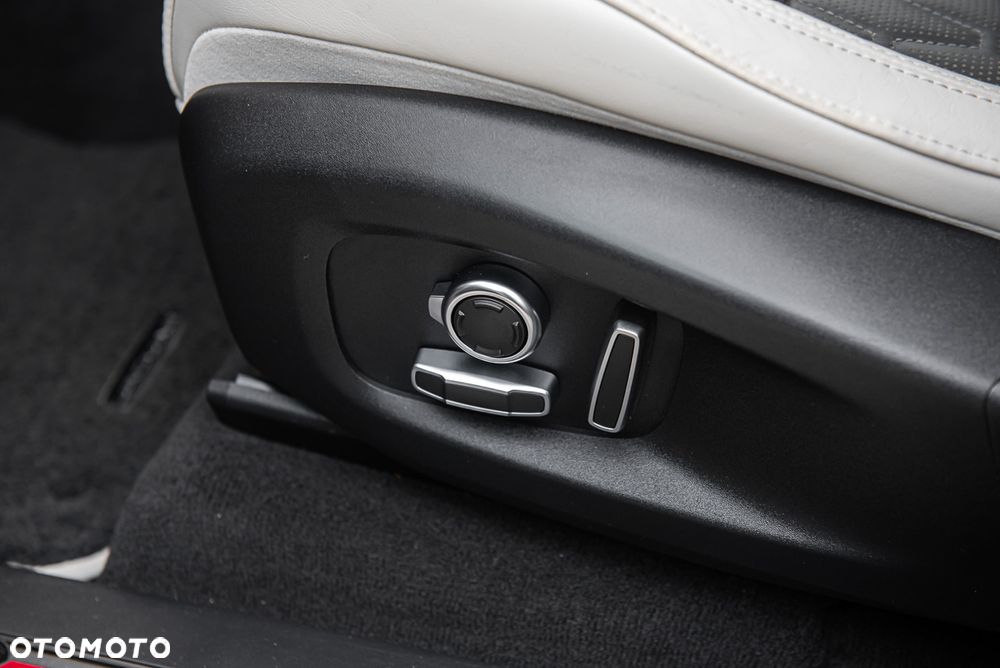 Jaguar F-Pace 5.0 V8 P550 AWD SVR - 19