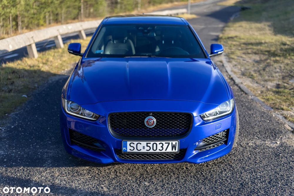 Jaguar XE 2.0 D R-Sport - 5