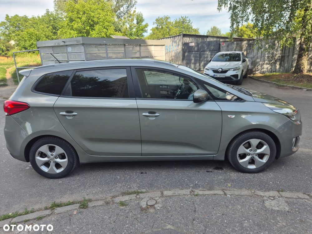 Kia Carens 1.6 GDI L 7os EU6 - 3