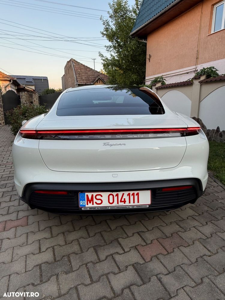 Porsche Taycan - 12