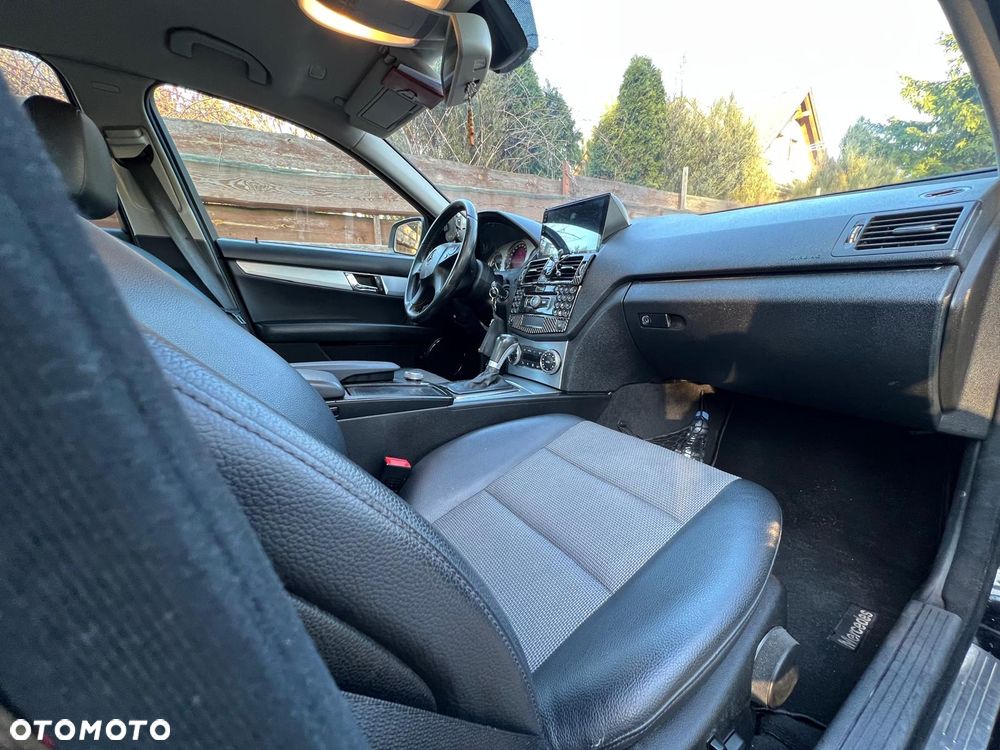 Mercedes-Benz Klasa C 320 CDI 7G-TRONIC Avantgarde Sport Edition - 13