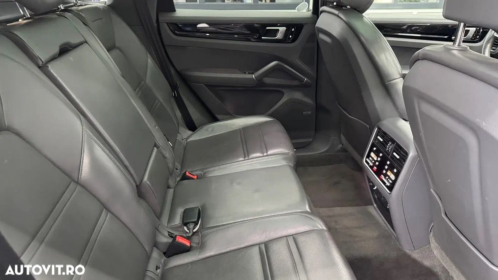 Porsche Cayenne Tiptronic S - 18