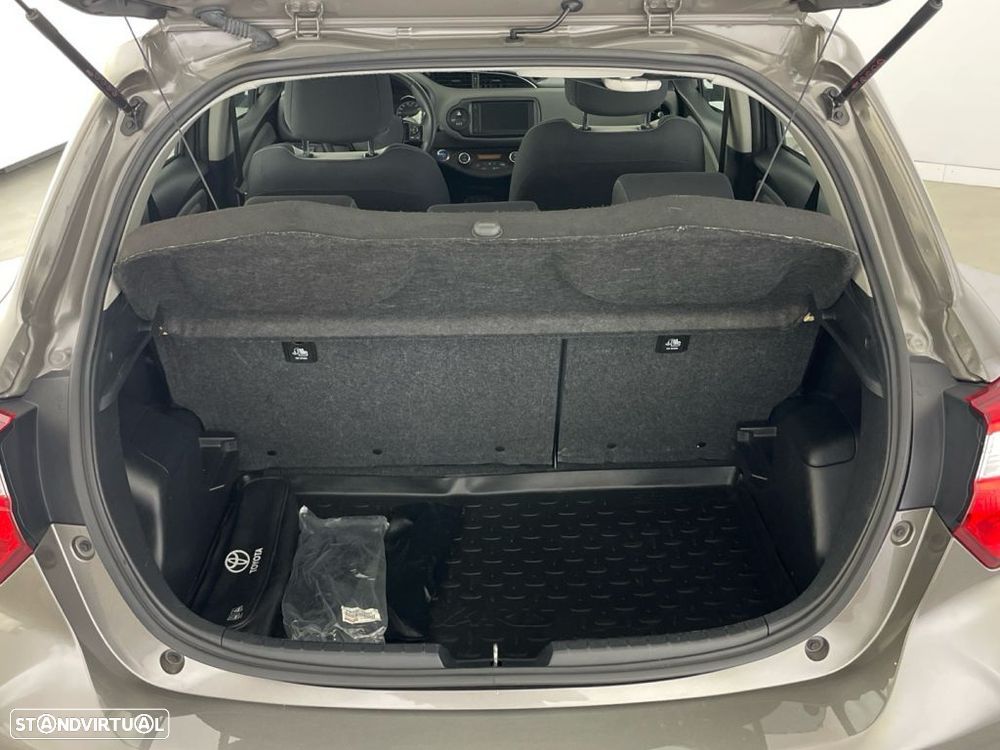 Toyota Yaris 1.5 HSD Active - 13