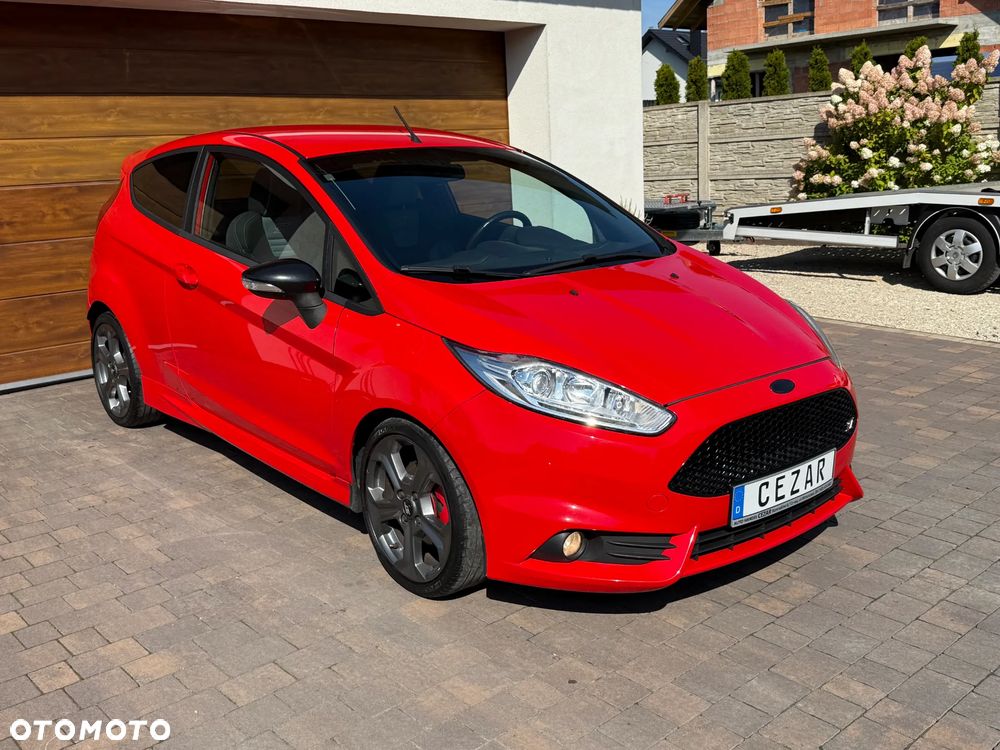 Ford Fiesta 1.6 EcoBoost ST - 4