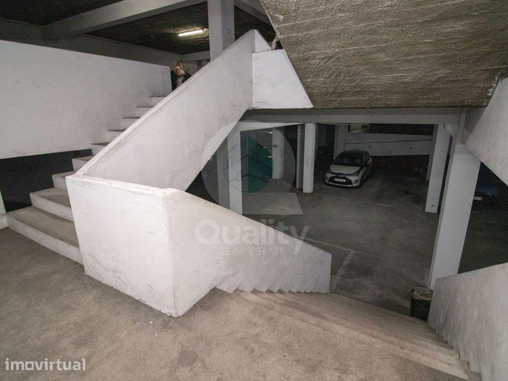 Lugar de Parqueamento no Centro do Barreiro - Grande imagem: 4/28