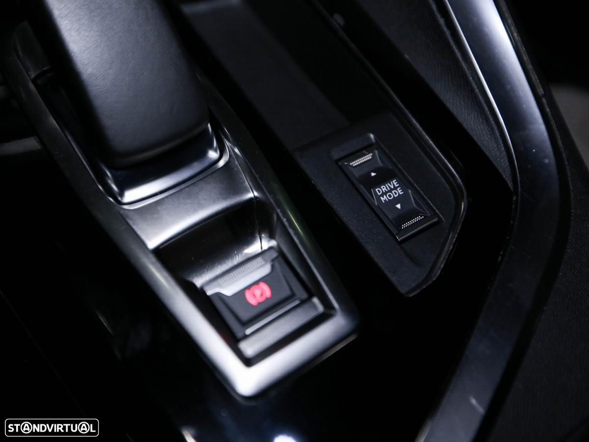 Peugeot 3008 1.6 Hybrid GT e-EAT8 - 18