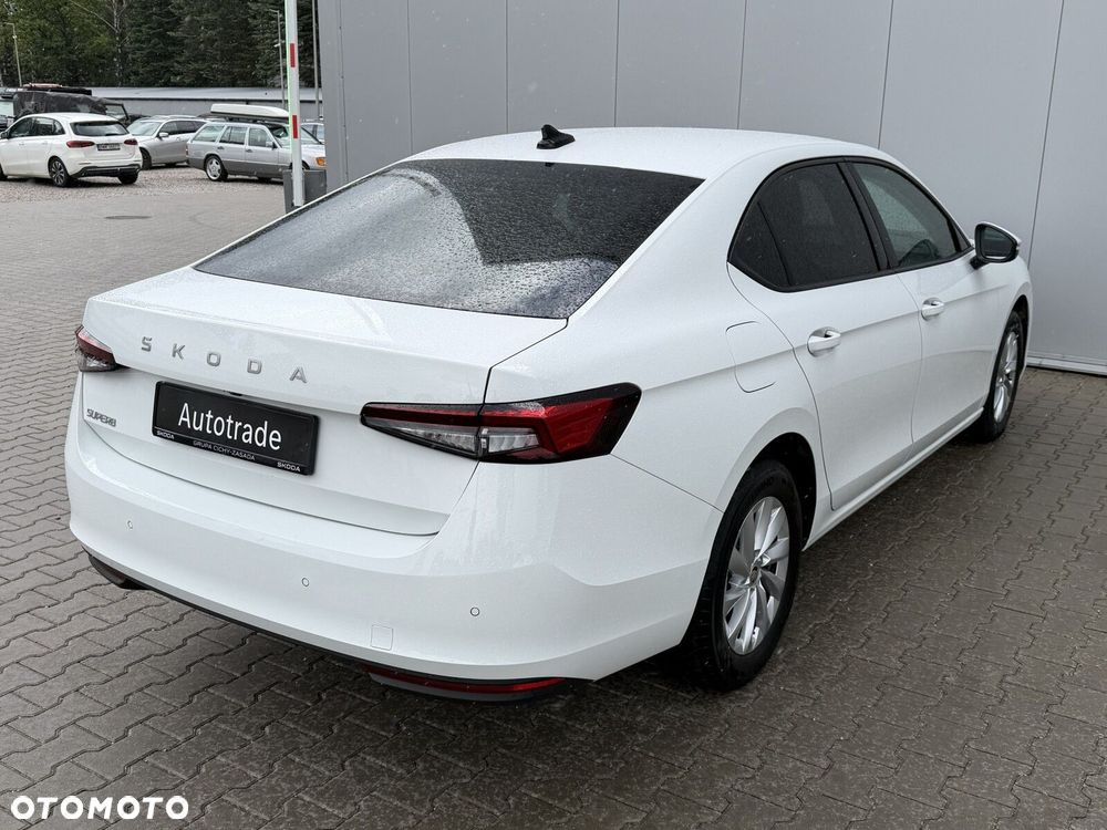 Skoda Superb 2.0 TDI SCR Essence DSG - 9