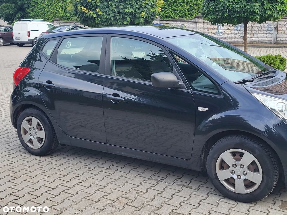 Kia Venga 1.4 S - 11