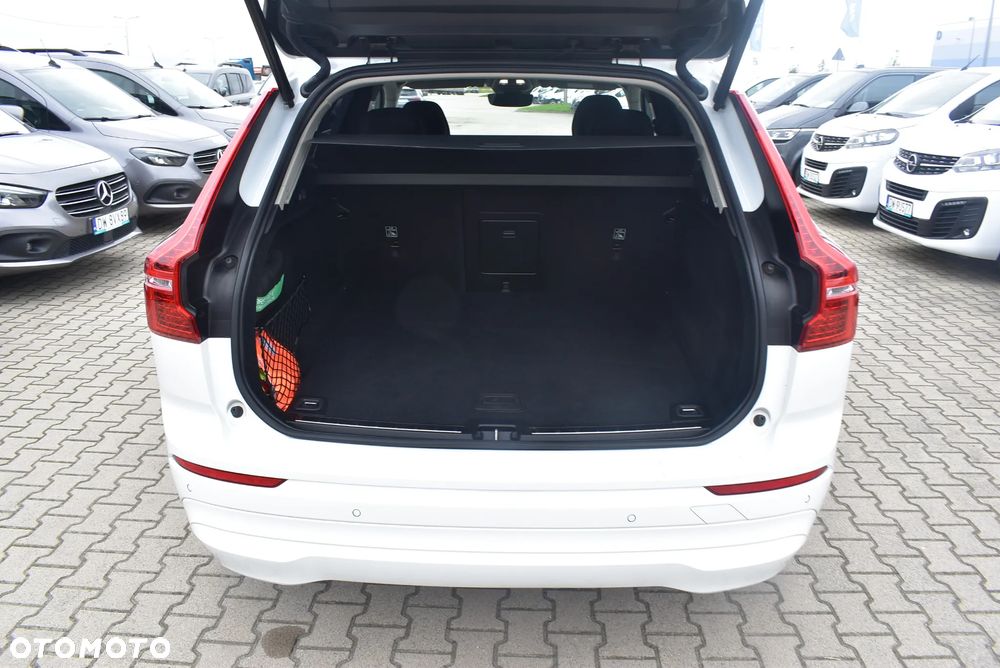 Volvo XC 60 B4 B Momentum Pro - 14