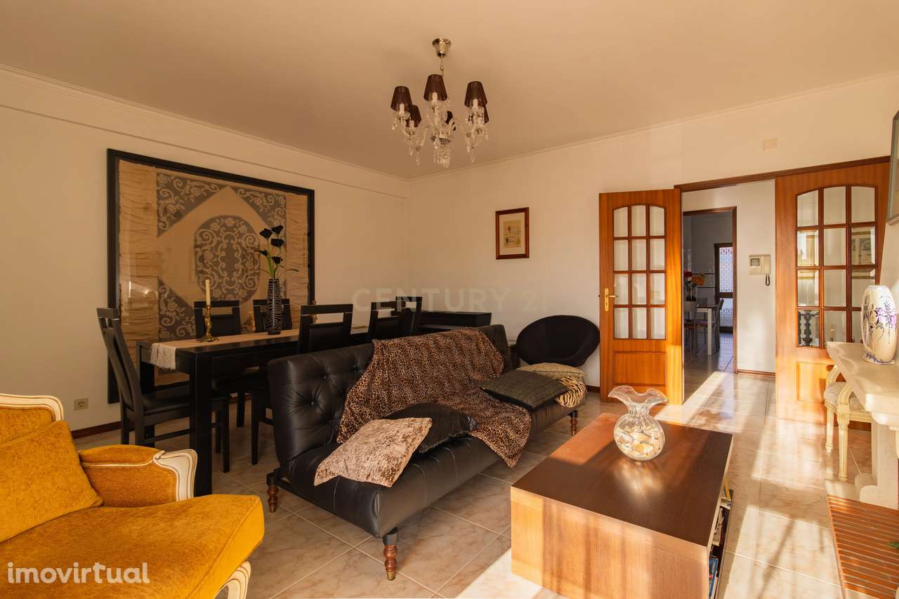 Apartamento T2 com Garagem e Sótão em Alcobaça - Excelente Oportunidad - Grande imagem: 2/18